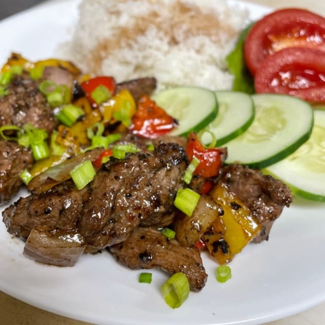 Bo Luc Lac (Shakened Beef).