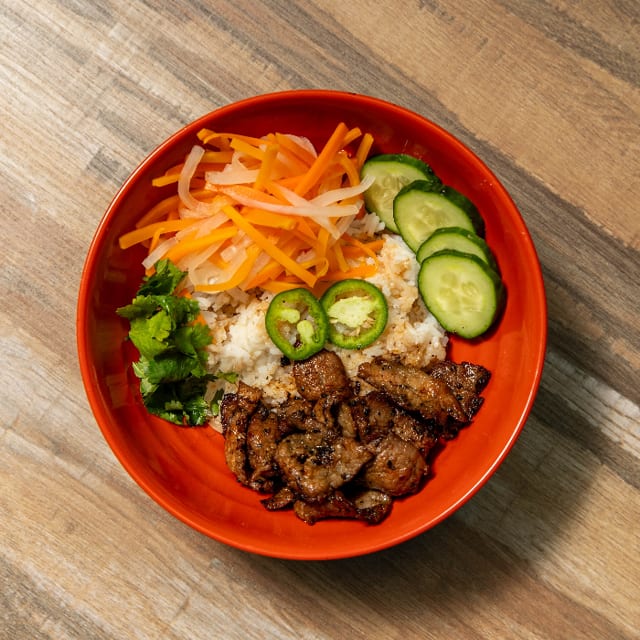 Bo Rice Bowl (Grilled Lemongrass Beef).